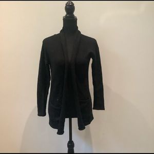 H&M beautiful sweater is in perfect condition.